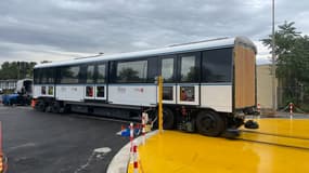 La première rame du futur métro marseillais est arrivée ce vendredi au dépôt de la RTM dans le 13e arrondissement de Marseille. 