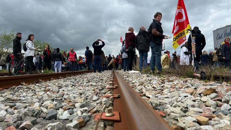 Des manifestants à Vendôme