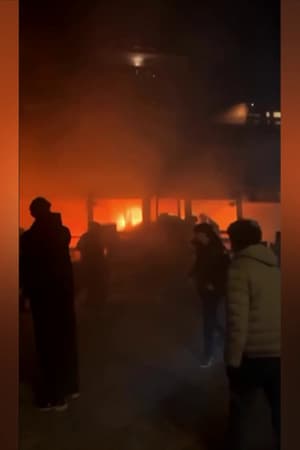 "Tout le monde se bousculait comme pas possible": le récit de la nuit d'horreur dans le bar à Crans-Montana