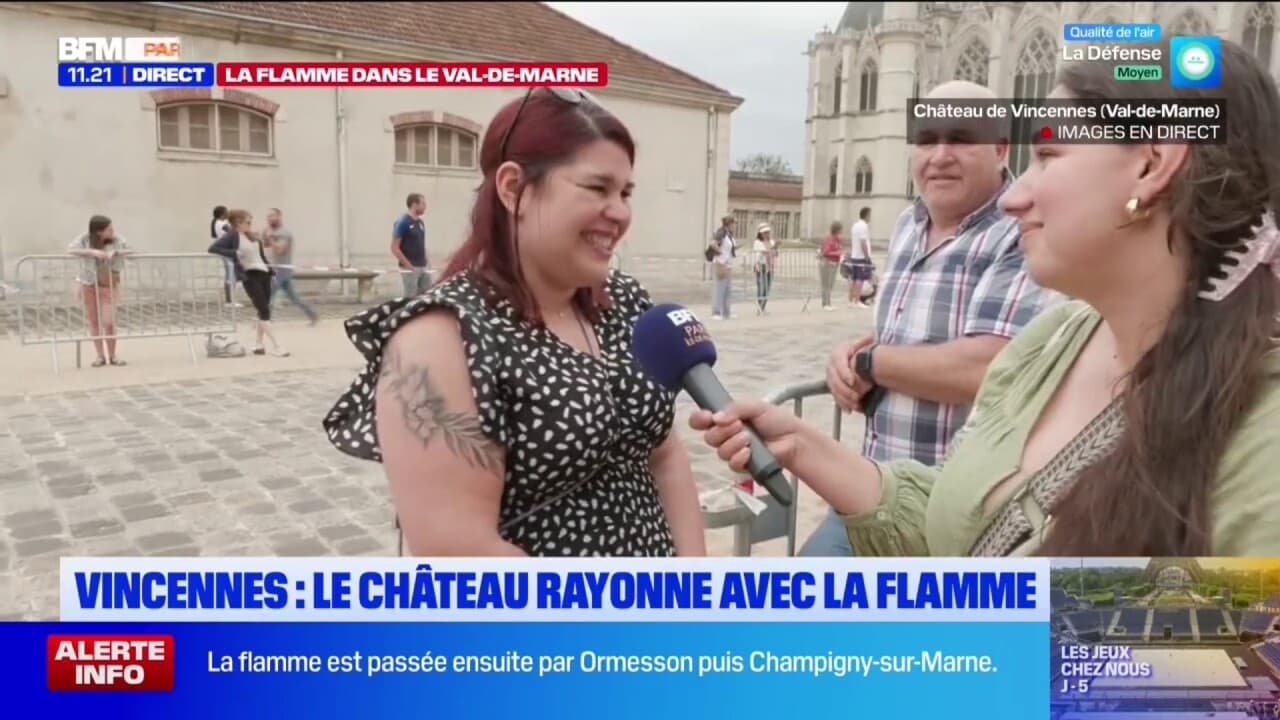 Sandrine est venue admirer la flamme olympique au château de Vincennes avec  ses parents et ses enfants