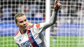 La joie de l'attaquante norvégienne de Lyon Ada Hegeberg, après avoir ouvert le score face à la Juventus Turin, lors du quart de finale retour de la Ligue des Champions, le 31 mars 2022 au Groupama Stadium à Décines-Charpieu