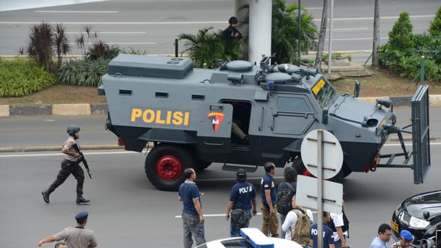 Deux civils dont un Néerlandais et cinq assaillants ont été tués dans les attaques perpétrées ce jeudi matin dans le centre de Jakarta - Jeudi 14 janvier 2016