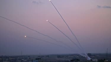 Une pluie de roquettes palestiniennes a été tirée de la bande de Gaza en direction d'Israël.
