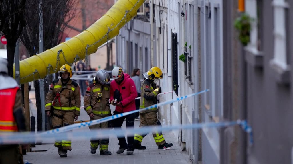 Hallados tres cadáveres entre los escombros de un edificio derrumbado cerca de Barcelona