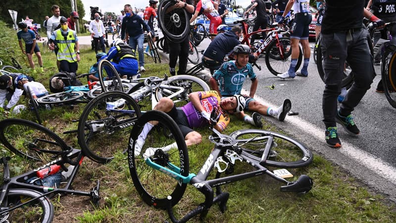 Le Tour de France porte plainte contre la spectatrice qui a causé la chute du peloton