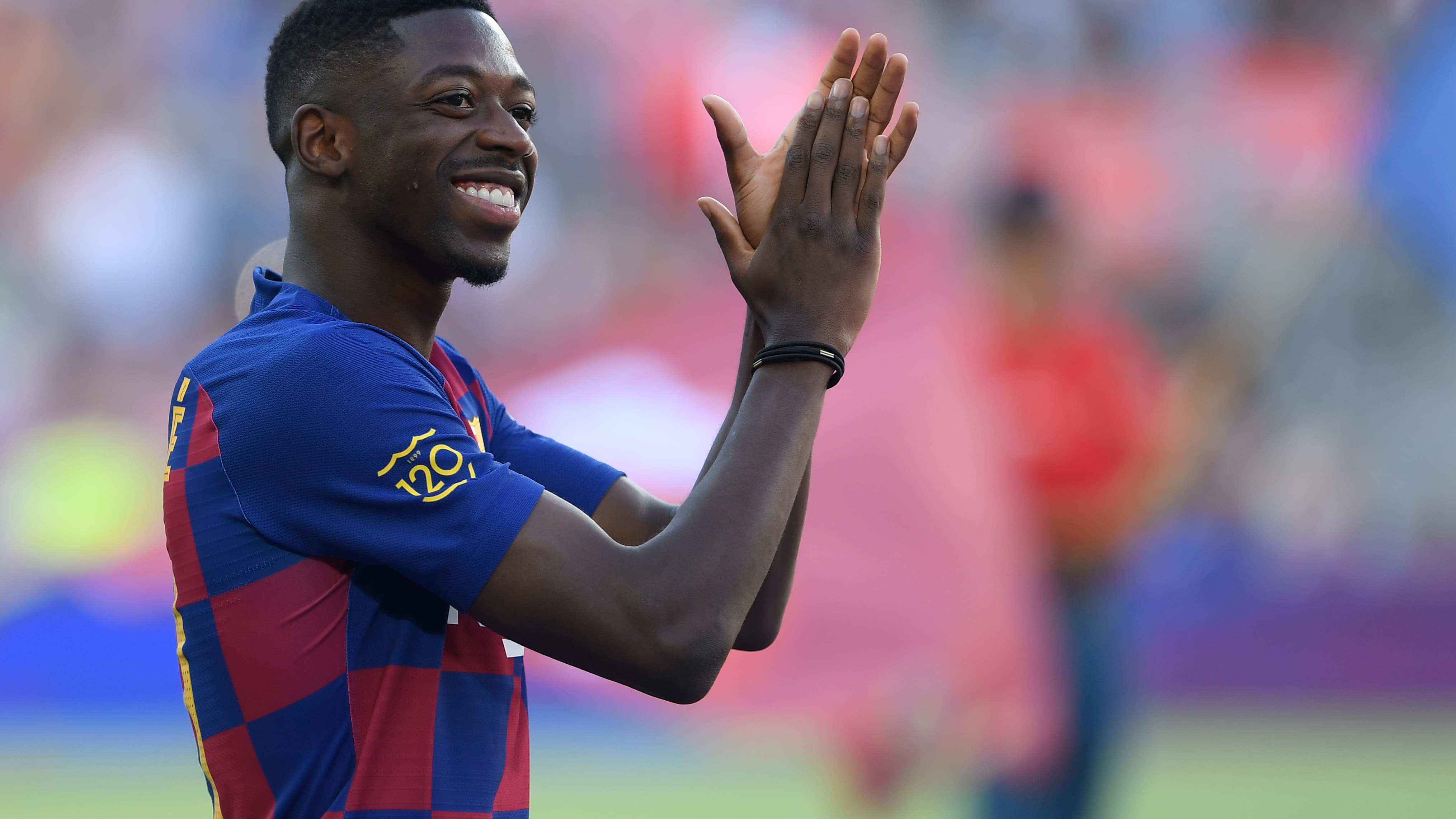 Ousmane Dembélé tout sourire avec le FC Barcelone Ousmane Dembélé tout sourire avec le FC Barcelone
