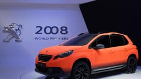Le groupe PSA va créer 200 postes supplémentaires dans son usine de Mulhouse, au lieu de 100 prévu initialement, afin d'augmenter la cadence de production de sa Peugeot 2008, pour laquelle il a enregistré plus de 26.000 commandes en Europe depuis son lanc