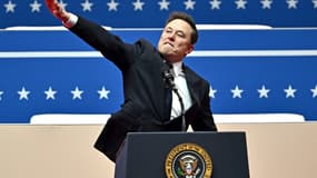 Elon Musk le 20 janvier 2025, lors de l'investiture de Donald Trump comme président des Etats-Unis, a effectué un geste qualifié de "salut nazi" par plusieurs observateurs et historiens, ce qu'il dément. 