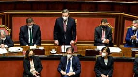 Mario Draghi (c) et les ministres de son nouveau gouvernement devant le Parlement, le 17 2021 à Rome