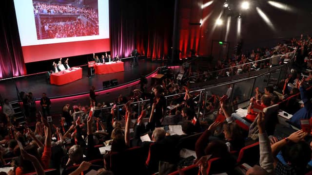 PCF: la Conférence nationale refuse le ralliement à Mélenchon pour 2017