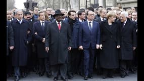 Benjamin Netanayou, Nicolas Sarkozy, le président malien Angela Merkel, et Mahmoud Abbas étaient autour du Président français.