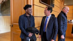 Anthony Kakesa a été médaillé pour avoir sauvé une femme du suicide.