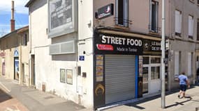 Le snack "Street Food" à Saint-Fons (Rhône) en juillet 2024