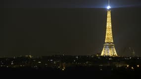 Le vent a soufflé jusqu'à 140 km/h au sommet de la Tour Eiffel.