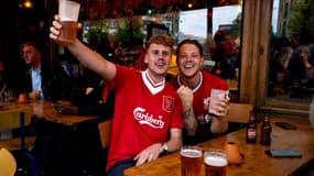Des supporters des Reds à Paris. 