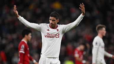 Raphaël Varane avec Manchester United face à Liverpool