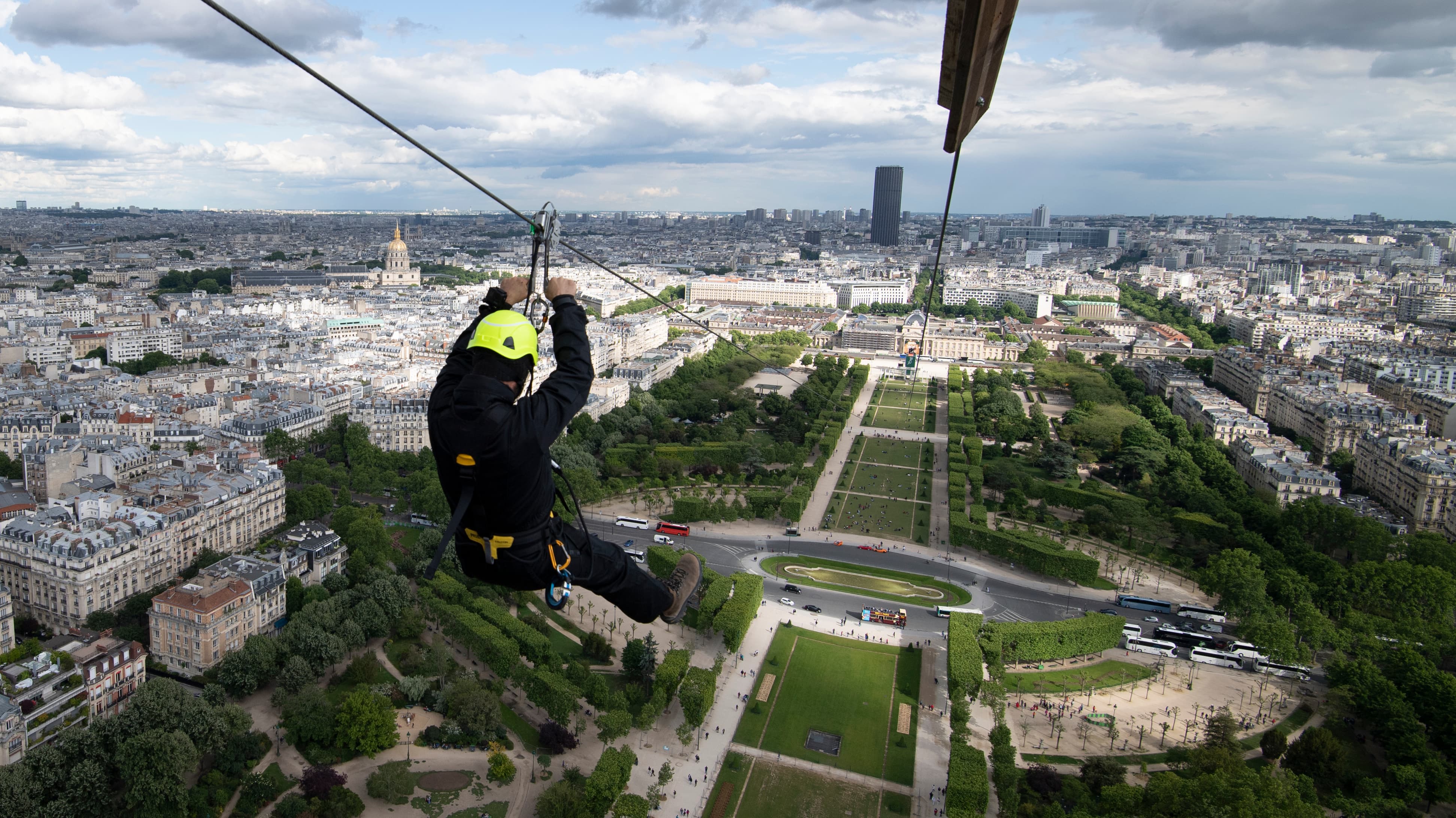 tyrolienne tour eiffel 2022 prix