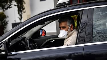 Selon la centrale de réservations de taxis G7 à laquelle 9.000 chauffeurs de taxis parisiens indépendants sont affiliés, seul "un tiers de ces chauffeurs continue d'exercer son activité" pendant le confinement.