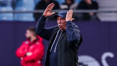 Jean-Louis Gasset très démonstratif pendant un match de Montpellier en Ligue 1, le 2 mars 2025