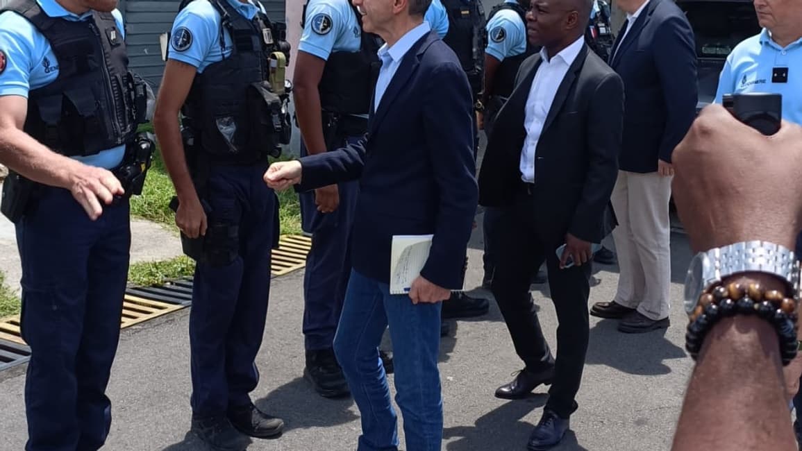 Bruno Retailleau arrive à Mayotte, après le passage du cyclone Chibo, le 16 décembre 2024 Bruno Retailleau arrive à Mayotte, après le passage du cyclone Chibo, le 16 décembre 2024