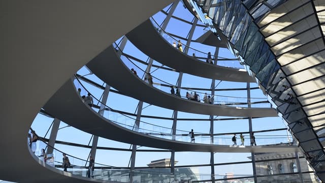 "Nous voulons que le cadre s'applique de façon uniforme, c'est-à-dire que l'on s'assure qu'il y ait des conditions équitables sur le marché intérieur quand des opérations sont autorisées" par Bruxelles, plaidait auprès de l'AFP une source française.