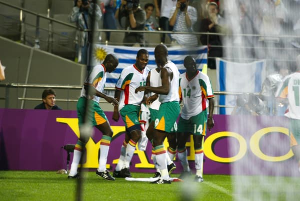 La joie du Sénégal lors de la victoire face à la France en 2002