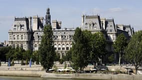 Vue de l'Hôtel de ville de Paris. Six candidats participeront à la primaire ouverte de l'UMP en vue de l'élection municipale de 2014 à Paris: les anciennes ministres Nathalie Kosciusko-Morizet et Rachida Dati, les conseillers de Paris Jean-François Legare