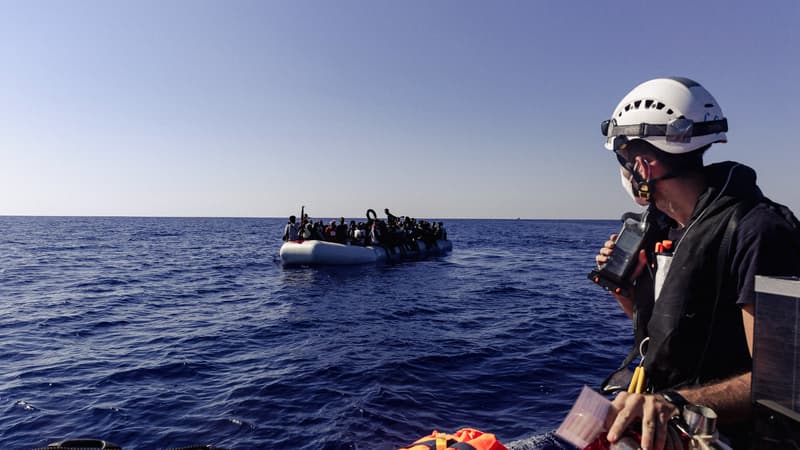 Des migrants secourus par une association en pleine mer. (Photo d'illustration)