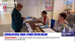 Législatives 2022: les premiers électeurs se rendent aux urnes à Montreuil