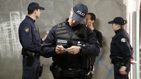 La préfecture de police de Paris s'interroge sur l'utilité des contrôles d'identité.
