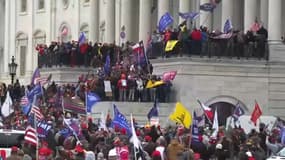 Des manifestants devant le Congrès américain ce mercredi.