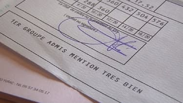 Les bourses au mérite, qui devaient disparaître en septembre 2013, bénéficient d'un an de sursis.