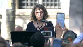 Sylviane Imhoff, mère de Frédéric Leclerc-Imhoff, lors du rassemblement en hommage à son fils à Paris, le 10 juin 2022