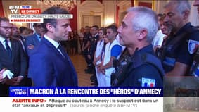 Annecy: Emmanuel Macron salue et remercie les policiers qui sont intervenus au moment de l'attaque
