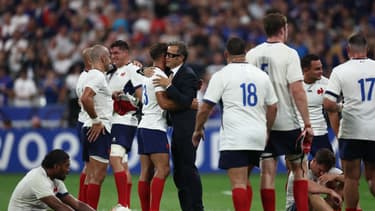 Fabien Galthié et les joueurs du XV de France lors de la victoire face à la Nouvelle-Zélande lors de la Coupe du monde de rugby, le 8 septembre 2023.
