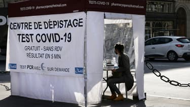 Un centre de test Covid-19, le 31 mars 2021 à Paris