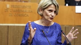 Marie-Antoinette Maupertuis, la présidente autonomiste de l'Assemblée de Corse, a présenté l'étude sur l'autonomie.