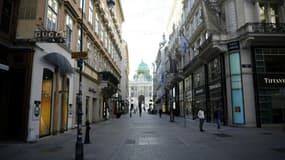 Une rue commerçante vide à Vienne, en Autriche, le 17 novembre 2020