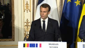 Gilets jaunes: Macron répondra "en temps voulu" à la contestation