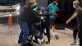 Neymar pris d'assaut par des fans