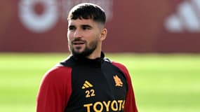 Houssem Aouar avec la Roma en mars 2024.
