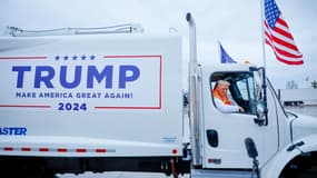 Donald Trump à bord d'un camion-poubelle pour une conférence de presse ce 30 octobre 2024