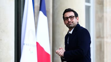 Le ministre de l'Europe et des Affaires étrangères Stéphane Séjourné arrive au palais de l'Elysée, le 18 janvier 2024 à Paris