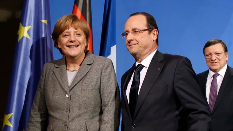 Relancer la croissance en Europe, tel était le thème du dîner qui a réuni lundi à Berlin François Hollande, Angela Merkel, José Manuel Barroso et des chefs d'entreprises invités à réfléchir sur la compétitivité dans l'Union européenne. /Photo prise le 18