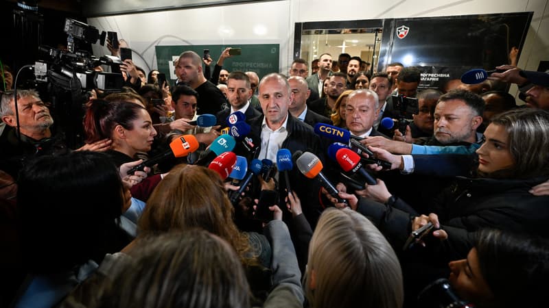 Ouvert au dialogue avec Moscou, ex-pilote de chasse... Qui est Roumen Radev, l'ancien président bulgare arrivé en tête aux législatives?