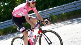 Tom Dumoulin a conforté son maillot rose sur la 14e étape du Giro.