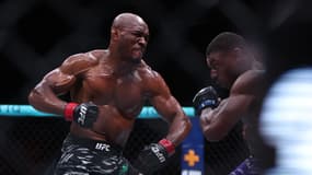 Kamaru Usman face à Joaquin Buckley à l'UFC à Atlanta le 15 juin 2025
