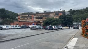 Le collège-lycée Paul Arène, à Sisteron, évacué après une alerte à la bombe le lundi 6 novembre 2023.