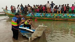 La vedette rapide, visible sur la photo, a été coupée en deux dans l'accident. 