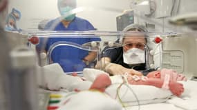 Une petite fille est née après une greffe d'utérus à l'hôpital Foch de Suresnes (Hauts-de-Seine), le 12 février 2021.